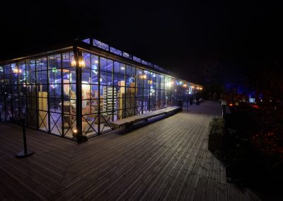 Lieu entièrement vitré appelé l'Orangerie de Thoiry pour une soirée d'entreprise animée par Many Events